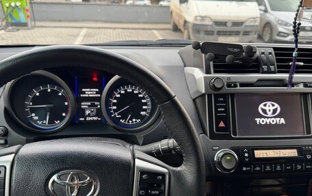 Toyota Land Cruiser Prado 150 рестайлинг 2, 2016 год, 3 550 000 рублей, 3 фотография