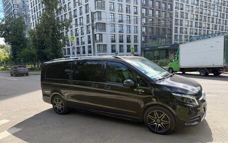Mercedes-Benz V-Класс, 2023 год, 11 000 000 рублей, 4 фотография