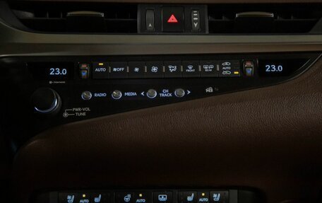 Lexus ES VII, 2019 год, 3 250 000 рублей, 23 фотография
