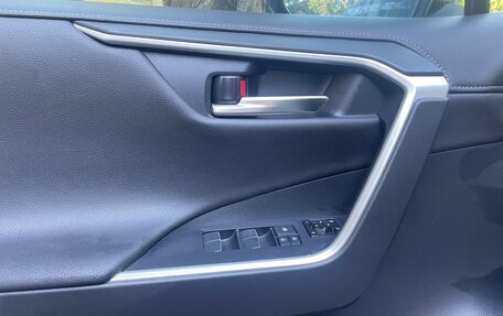 Toyota RAV4, 2020 год, 3 850 000 рублей, 3 фотография