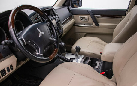 Mitsubishi Pajero IV, 2017 год, 2 880 000 рублей, 11 фотография