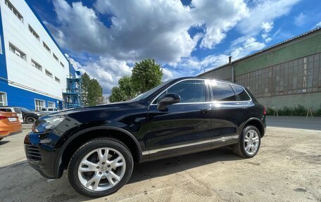 Volkswagen Touareg III, 2011 год, 2 250 000 рублей, 2 фотография