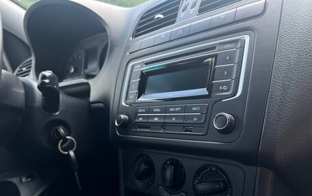Volkswagen Polo VI (EU Market), 2015 год, 990 000 рублей, 23 фотография