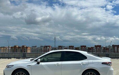 Toyota Camry, 2022 год, 3 130 000 рублей, 2 фотография