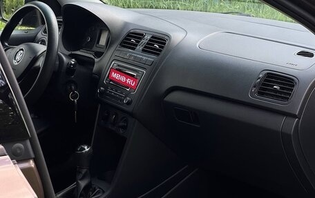 Volkswagen Polo VI (EU Market), 2015 год, 990 000 рублей, 21 фотография