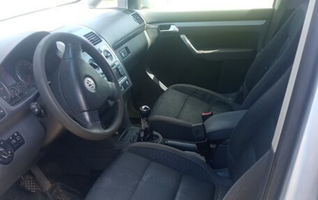 Volkswagen Touran III, 2008 год, 450 000 рублей, 3 фотография