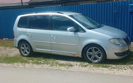 Volkswagen Touran III, 2008 год, 450 000 рублей, 7 фотография