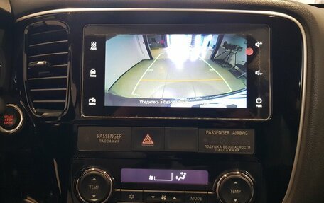 Mitsubishi Outlander III рестайлинг 3, 2017 год, 2 099 000 рублей, 15 фотография