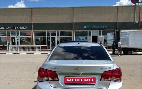 Chevrolet Cruze II, 2010 год, 670 000 рублей, 2 фотография