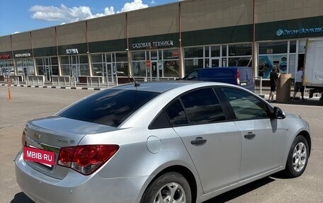 Chevrolet Cruze II, 2010 год, 670 000 рублей, 3 фотография