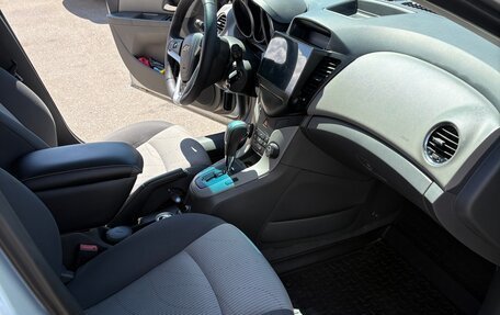 Chevrolet Cruze II, 2010 год, 670 000 рублей, 7 фотография