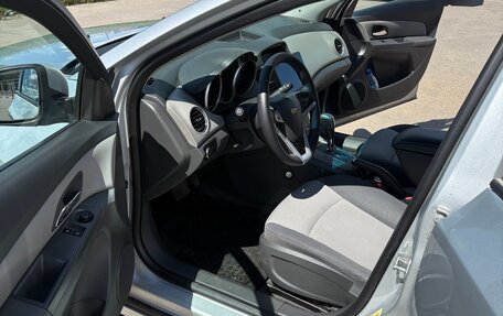 Chevrolet Cruze II, 2010 год, 670 000 рублей, 8 фотография