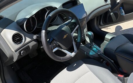 Chevrolet Cruze II, 2010 год, 670 000 рублей, 6 фотография