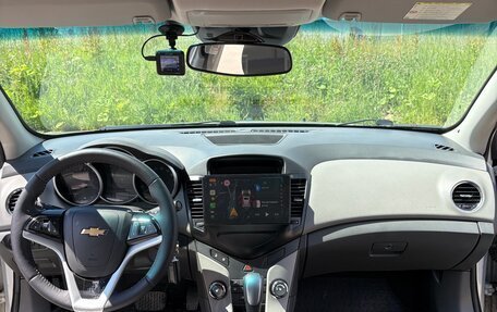 Chevrolet Cruze II, 2010 год, 670 000 рублей, 5 фотография