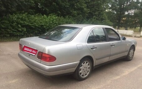 Mercedes-Benz E-Класс, 1995 год, 200 000 рублей, 2 фотография