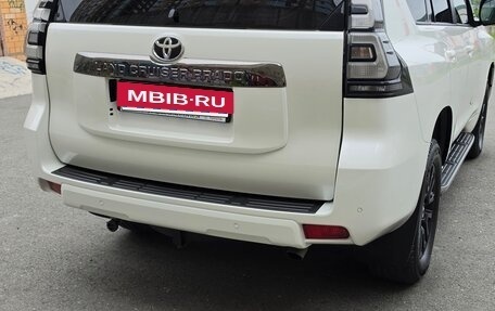 Toyota Land Cruiser Prado 150 рестайлинг 2, 2021 год, 5 500 000 рублей, 6 фотография