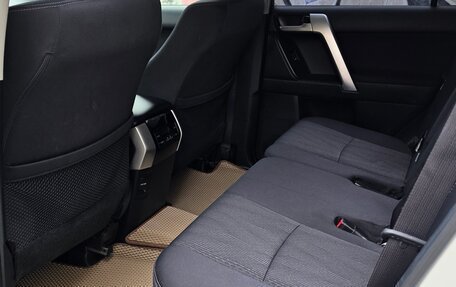 Toyota Land Cruiser Prado 150 рестайлинг 2, 2021 год, 5 500 000 рублей, 14 фотография