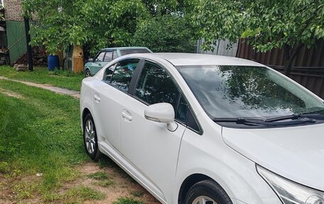 Toyota Avensis III рестайлинг, 2010 год, 1 250 000 рублей, 2 фотография