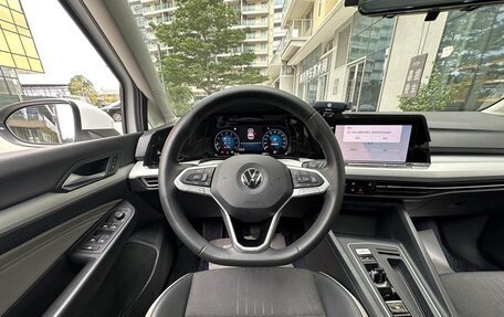 Volkswagen Golf VIII, 2021 год, 1 450 000 рублей, 10 фотография