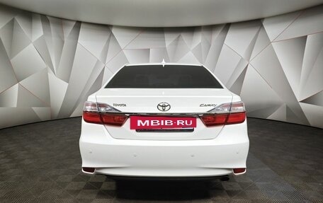 Toyota Camry, 2017 год, 1 647 000 рублей, 7 фотография