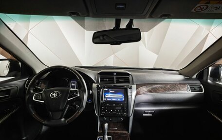 Toyota Camry, 2017 год, 1 647 000 рублей, 13 фотография