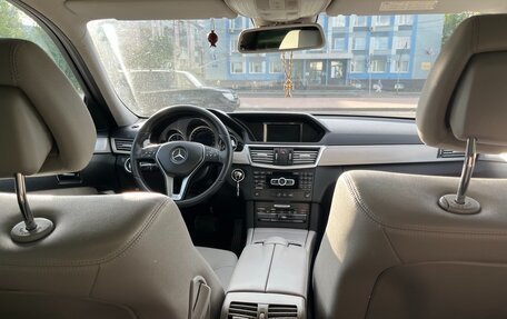 Mercedes-Benz E-Класс, 2012 год, 1 330 000 рублей, 19 фотография