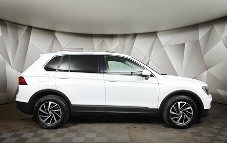 Volkswagen Tiguan II, 2018 год, 1 995 000 рублей, 6 фотография