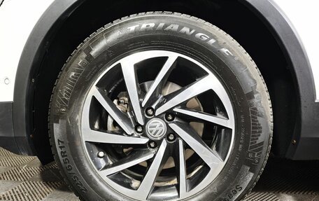 Volkswagen Tiguan II, 2018 год, 1 995 000 рублей, 9 фотография