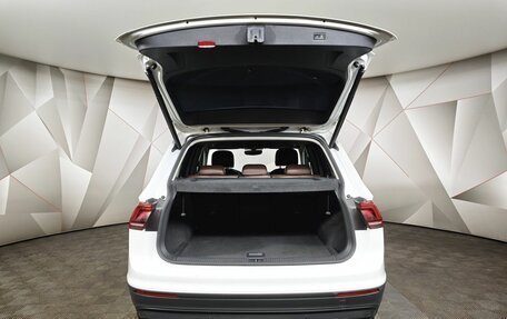 Volkswagen Tiguan II, 2018 год, 1 995 000 рублей, 12 фотография