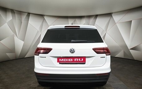 Volkswagen Tiguan II, 2018 год, 1 995 000 рублей, 8 фотография