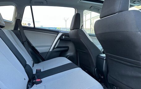 Toyota RAV4, 2018 год, 1 900 000 рублей, 4 фотография