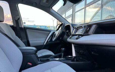 Toyota RAV4, 2018 год, 1 900 000 рублей, 7 фотография