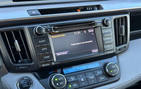 Toyota RAV4, 2018 год, 1 900 000 рублей, 17 фотография