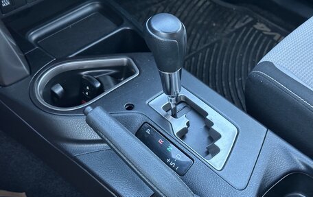 Toyota RAV4, 2018 год, 1 900 000 рублей, 16 фотография