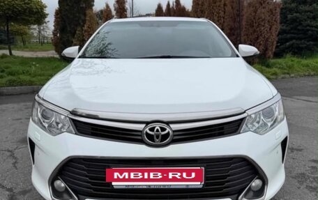 Toyota Camry, 2015 год, 1 800 000 рублей, 3 фотография