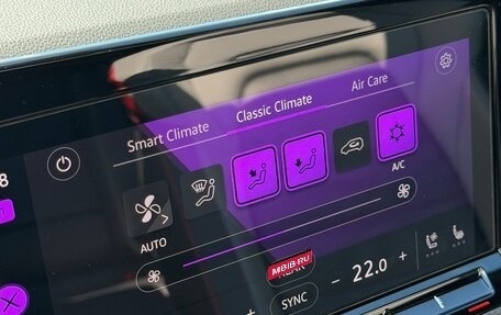 Volkswagen Golf GTI, 2021 год, 3 950 000 рублей, 29 фотография