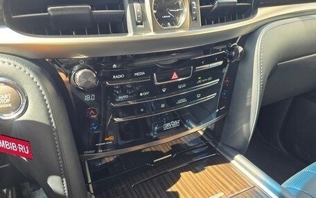 Lexus LX III, 2016 год, 6 890 000 рублей, 4 фотография