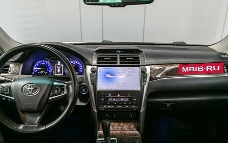 Toyota Camry, 2017 год, 2 490 000 рублей, 16 фотография