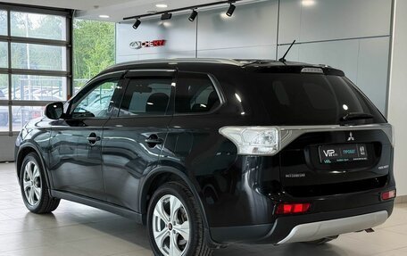 Mitsubishi Outlander III рестайлинг 3, 2014 год, 1 345 000 рублей, 4 фотография