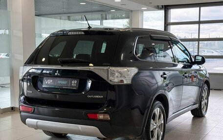Mitsubishi Outlander III рестайлинг 3, 2014 год, 1 345 000 рублей, 6 фотография