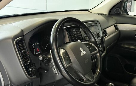 Mitsubishi Outlander III рестайлинг 3, 2014 год, 1 345 000 рублей, 8 фотография