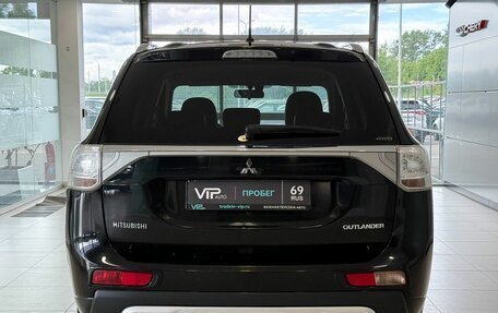 Mitsubishi Outlander III рестайлинг 3, 2014 год, 1 345 000 рублей, 5 фотография