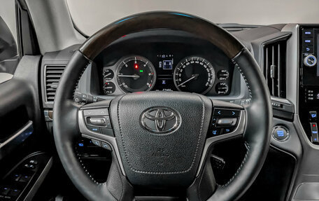 Toyota Land Cruiser 200, 2019 год, 9 500 000 рублей, 23 фотография