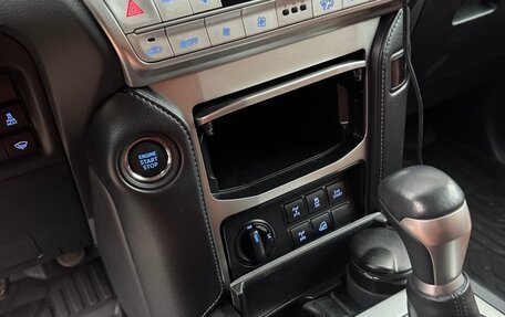 Toyota Land Cruiser Prado 150 рестайлинг 2, 2022 год, 7 750 000 рублей, 5 фотография