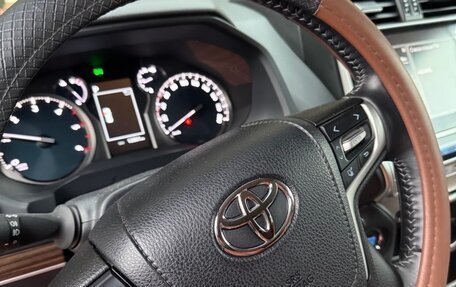 Toyota Land Cruiser Prado 150 рестайлинг 2, 2022 год, 7 750 000 рублей, 9 фотография