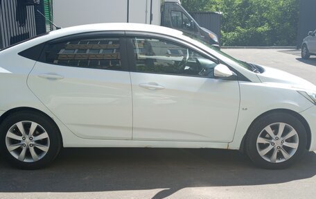 Hyundai Solaris II рестайлинг, 2010 год, 570 000 рублей, 3 фотография