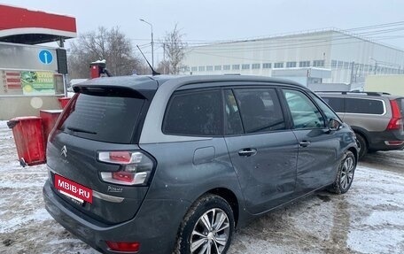 Citroen C4 Picasso II рестайлинг, 2015 год, 1 000 000 рублей, 2 фотография