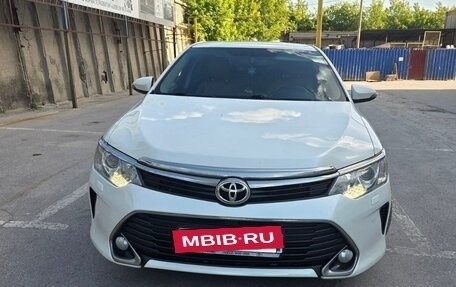 Toyota Camry, 2016 год, 2 250 000 рублей, 4 фотография