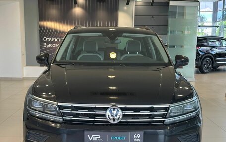 Volkswagen Tiguan II, 2019 год, 2 617 000 рублей, 2 фотография