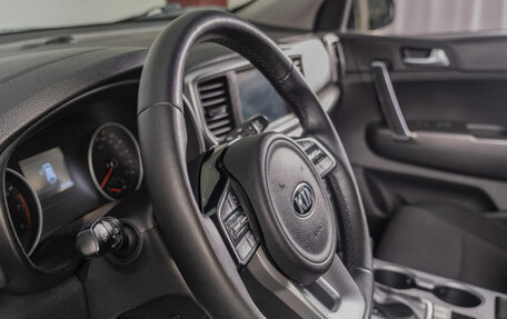 KIA Sportage IV рестайлинг, 2020 год, 2 389 000 рублей, 13 фотография